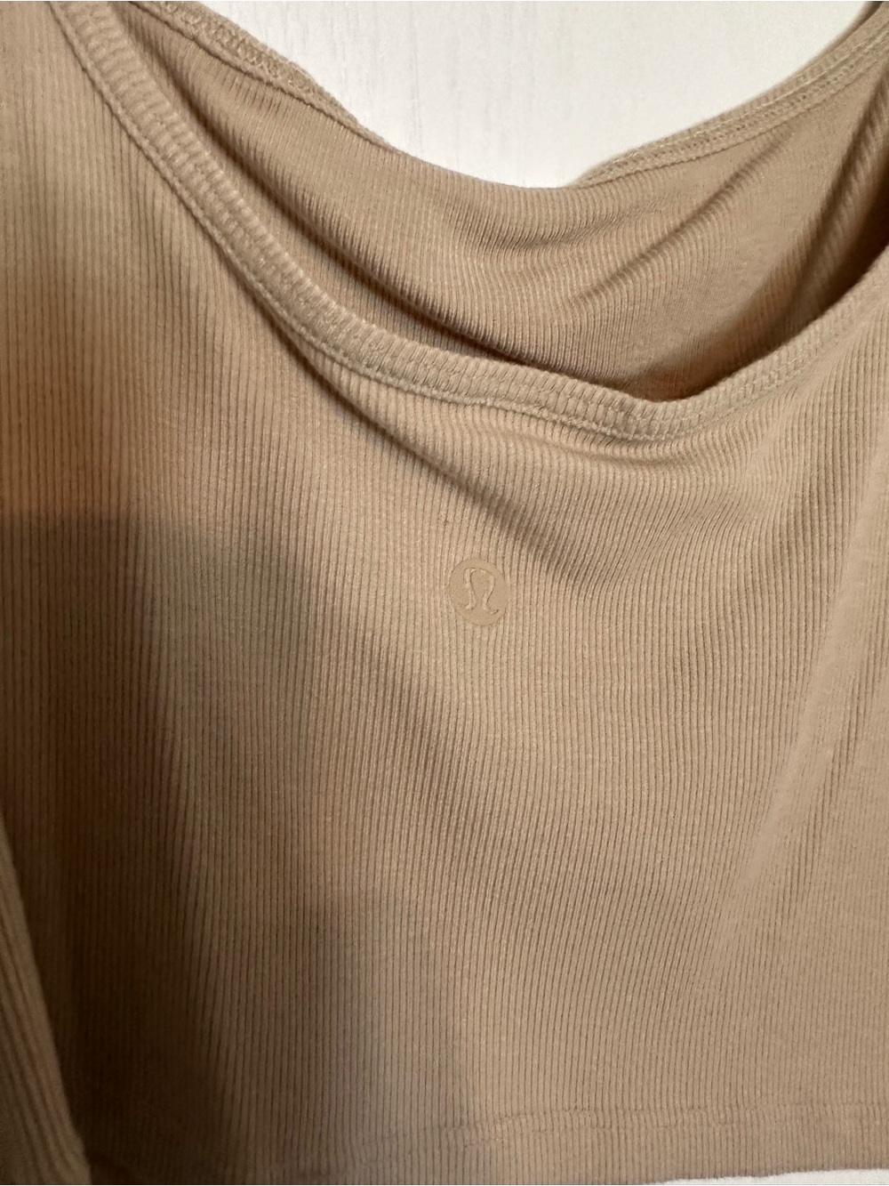Lululemon cut out crop workout tank - Picture 2 of 2